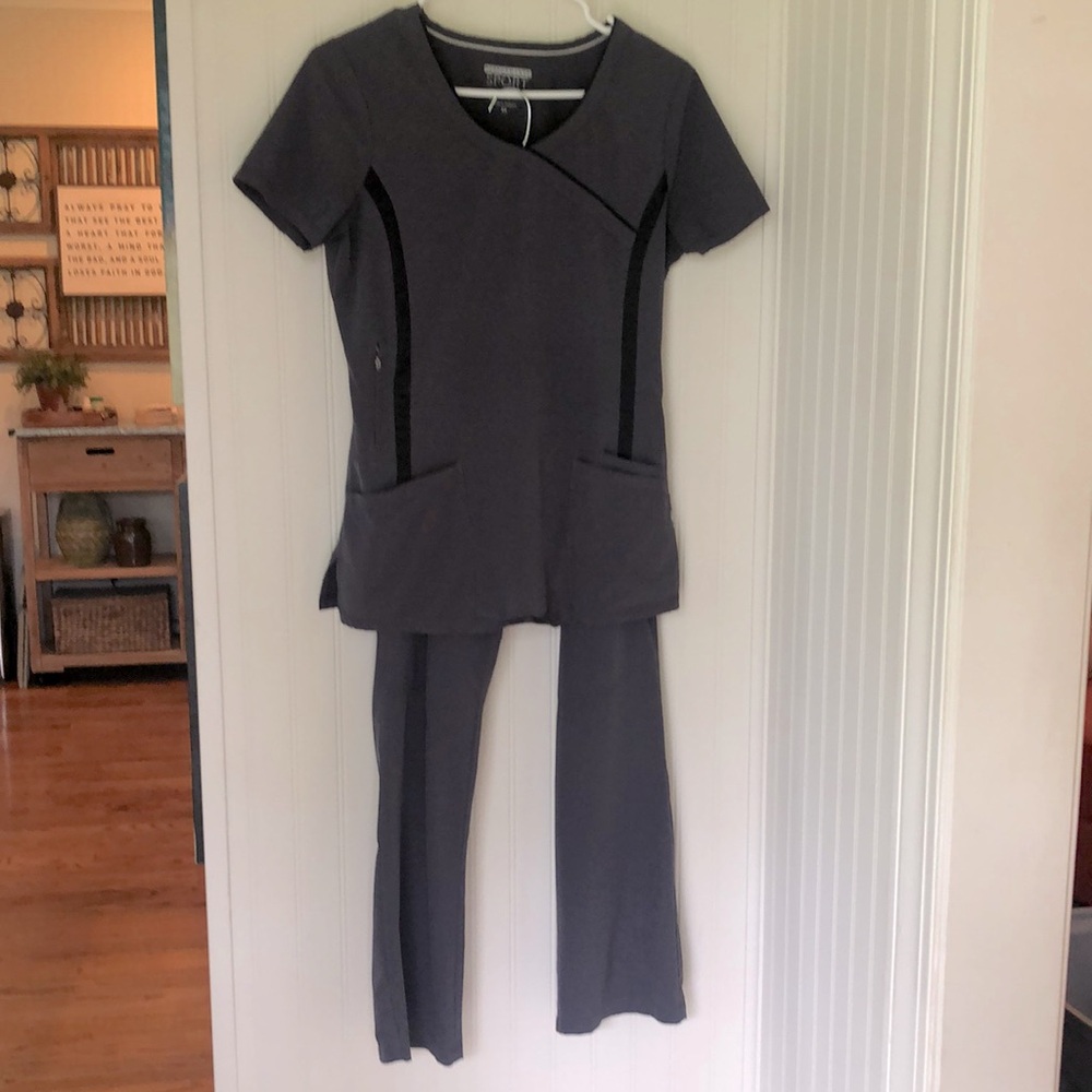 Gray scrub set - Performance Sport by Healing Hands